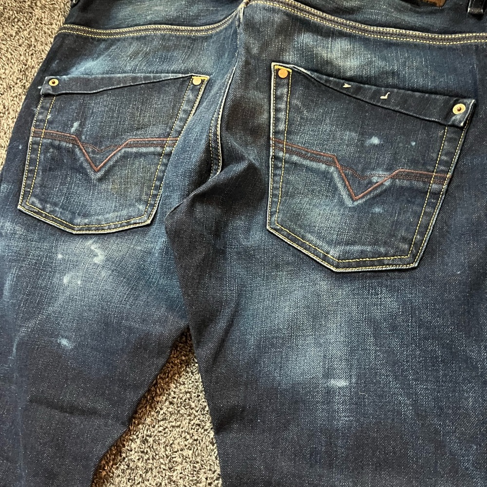 Diesel Men's Blue Washed Relaxed Jeans - Picture 4 of 5